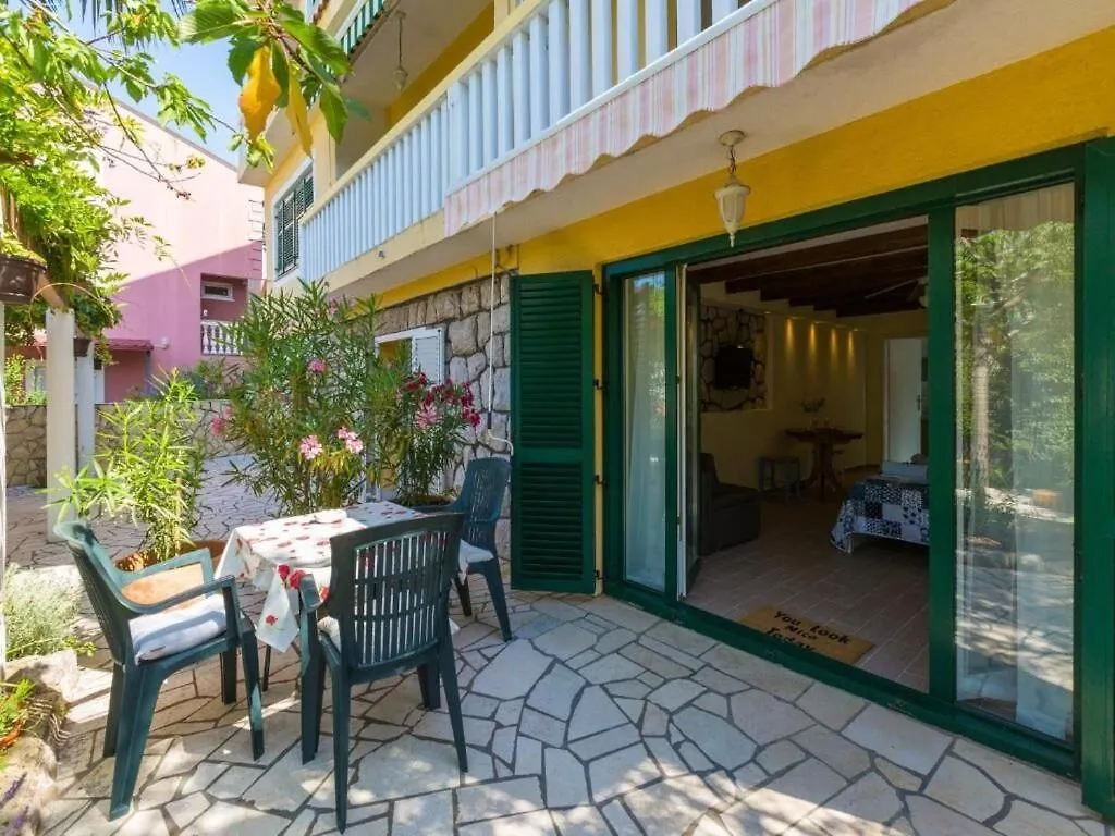 Apartments Neno Crikvenica