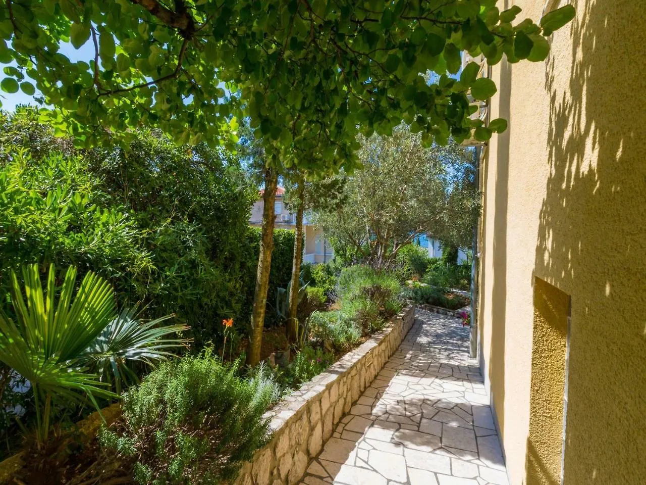 Apartments Neno Crikvenica