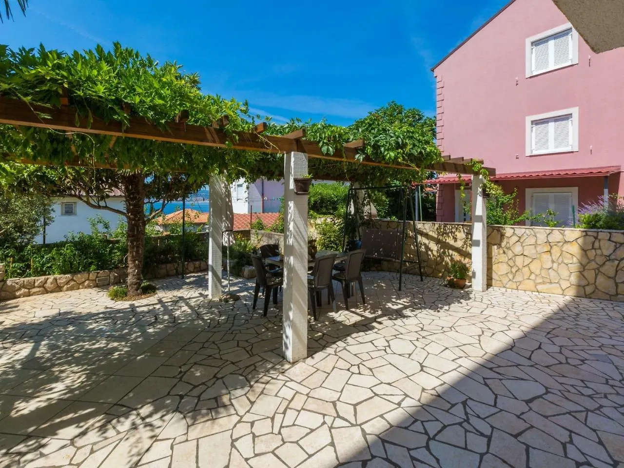 Apartments Neno Crikvenica