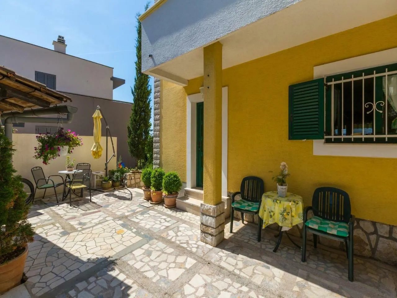 Apartments Neno Crikvenica