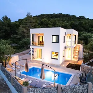 Luxury Mauro With Heated Pool , Božava Kroatien